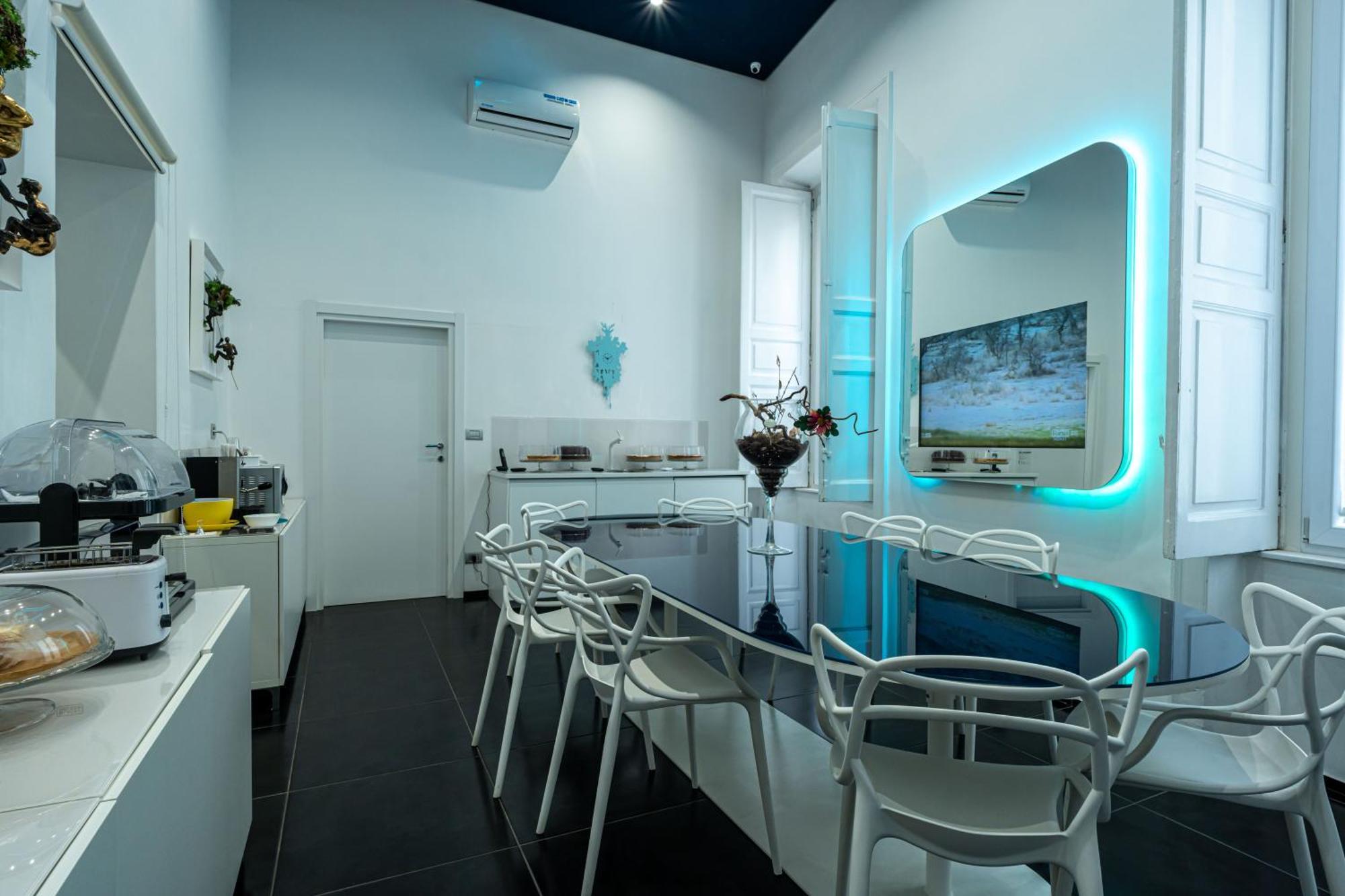 Skyhouse Chiatamone Panzió Nápoly Kültér fotó